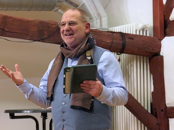 Foto Auftritt Bernhard Stengele im Mössinger Kulturcafé